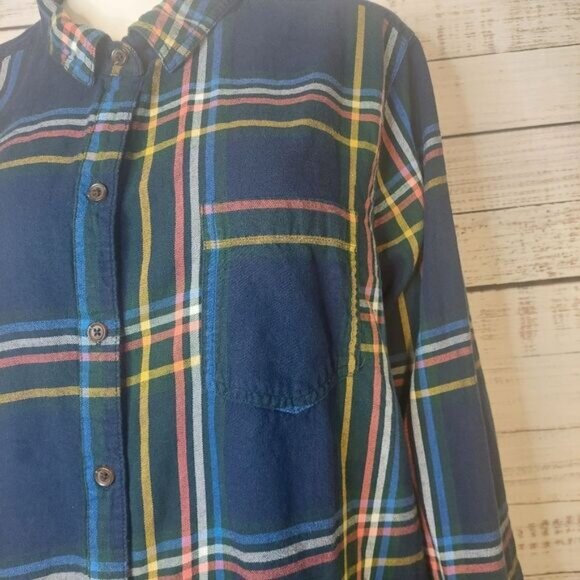 Old Navy Classic Flannel Women’s XXL Navy Blue Plaid Button Up Shirt - Picture 3 of 8